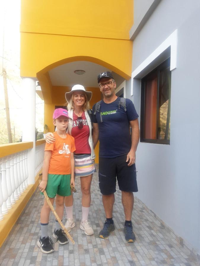 Casa Familiar Por Do Sol Bed & Breakfast Ribeira Grande Екстериор снимка